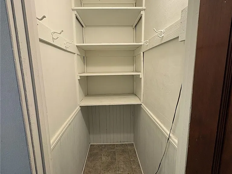 189 Westminster Ave — Photo 13