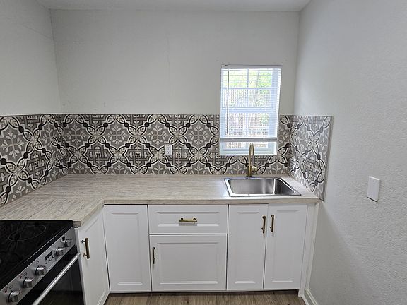 5th image of 212 Placid Dr