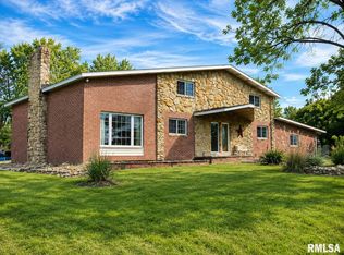 29926 E Manito Rd, Manito, IL 61546