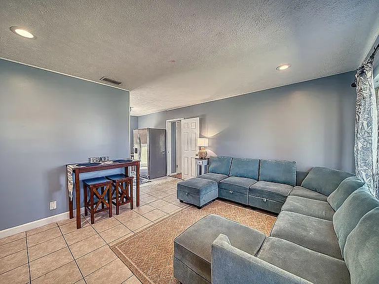 3905 W 24th St — Photo 5