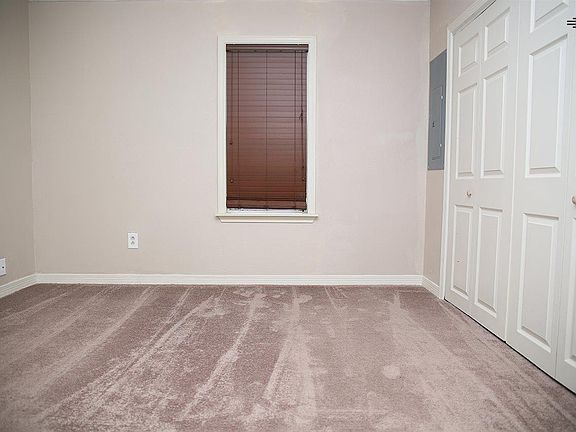 4th image of 2405 Wyoming St