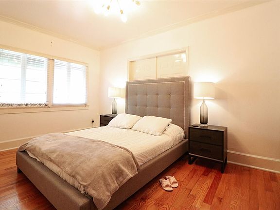3rd image of 1231 Columbus Blvd #1231