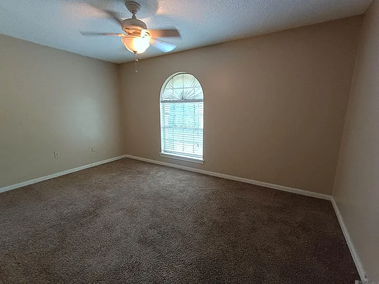 3572 Madeira Dr — Photo 9