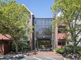 100 Rosemary Way APT 136, Needham, MA 02494