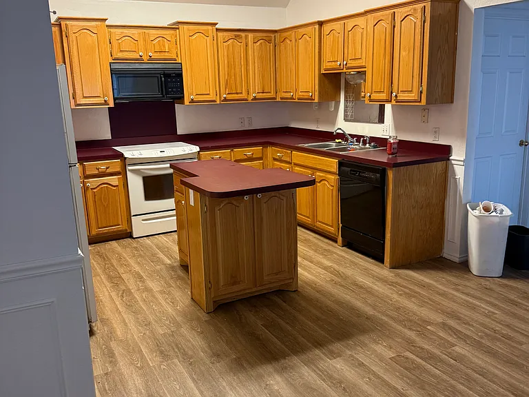 4037 Champions Dr — Photo 10