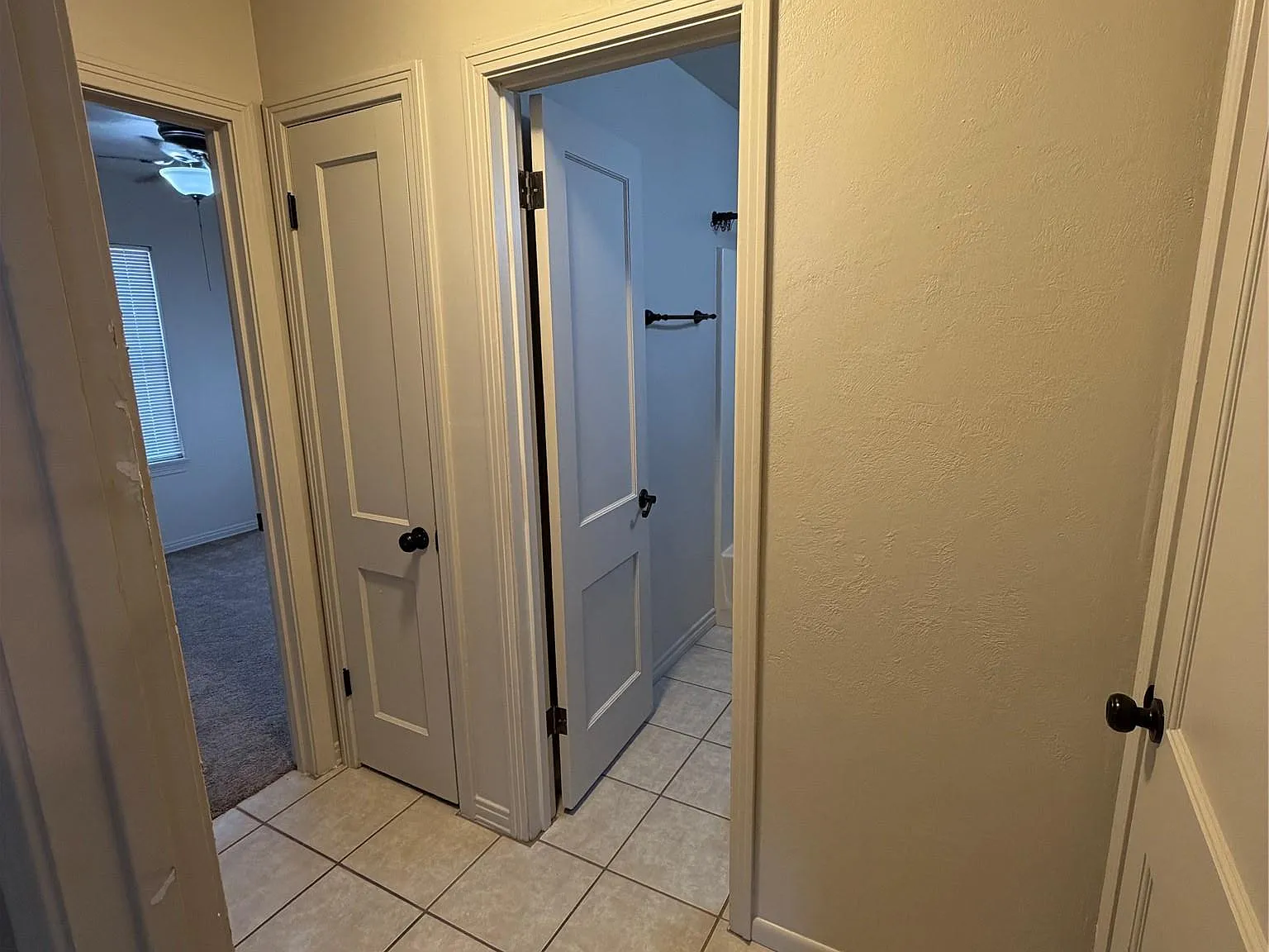 3 bed, 1.0 bath, 974 sqft, $1,200 — Photo 4
