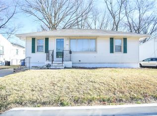 124 Graham Rd, Florissant, MO 63031