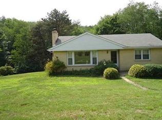 521 Mercer Rd, Beaver Falls, PA 15010