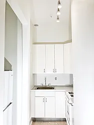 Rented by R New York