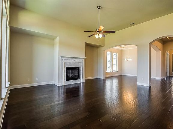 4th image of 2416 Truro Dr