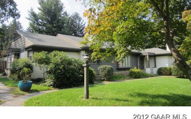 1st image of 36 Woodland Dr