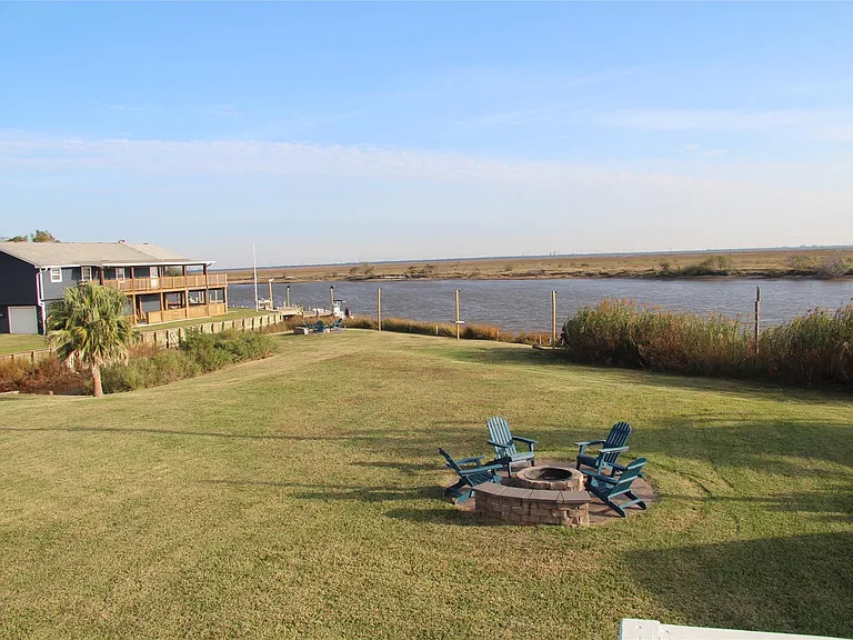 5202 County Road 469 — Photo 7