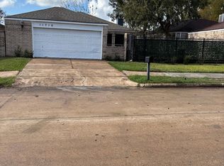 11710 Bowlan Ln, Houston, TX 77035