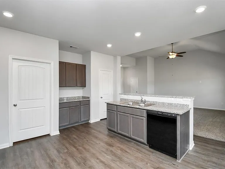 11028 Patriot Ct — Photo 12
