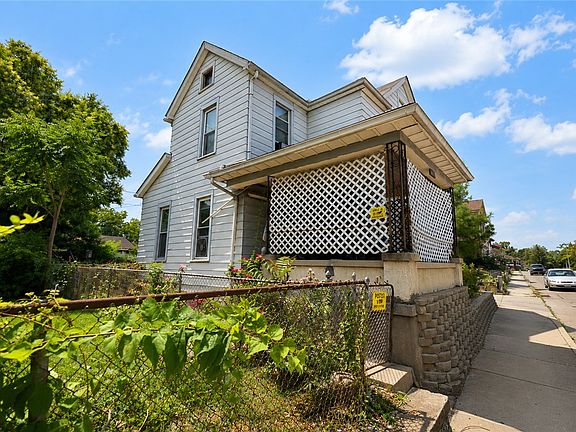 2nd image of 1315 Riverside Dr