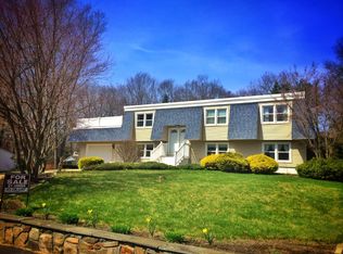 6 Metro Dr, Coventry, RI 02816