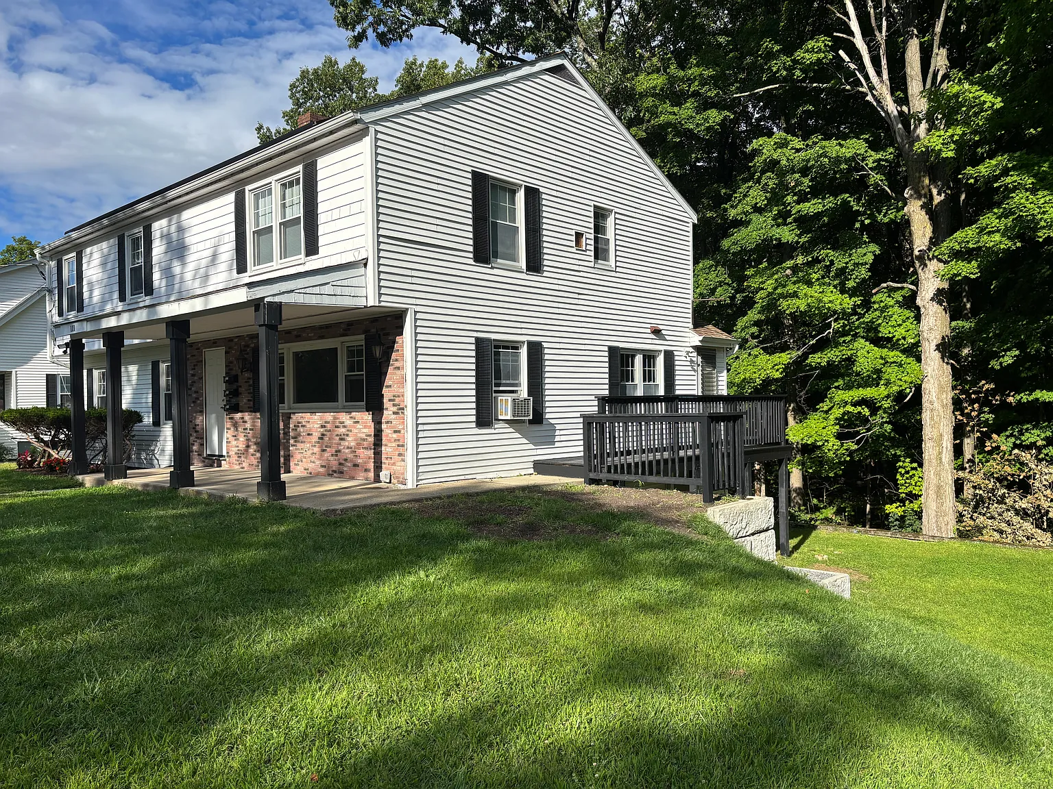 4 bed, $2,700 — Photo 2