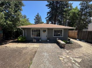 718 NE 9th St, Bend, OR 97701