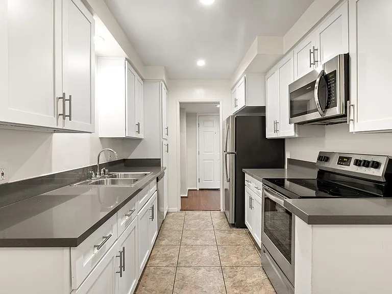 White Oak Terrace Apartments — Photo 26