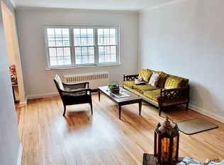 25-82 38th St #3BB, Astoria, NY 11103