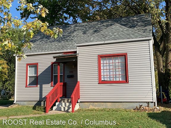 3rd image of 1084 Duxberry Ave