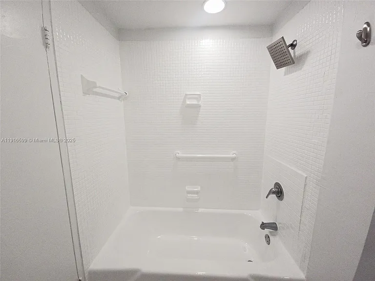 800 West Ave #528 — Photo 7