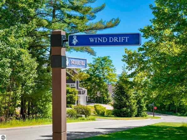 781 Wind Drift Dr, Traverse City, MI 49684
