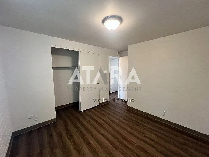 461 E Locust St #2 — Photo 13