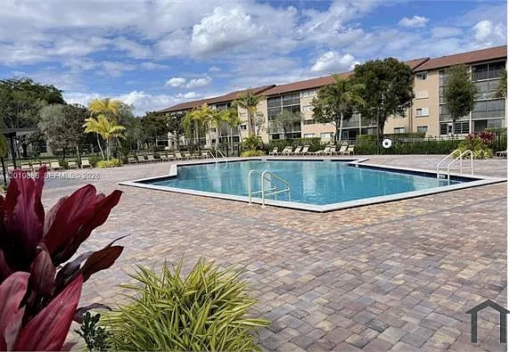 2 bed, 1032 sqft, $1,850 — Photo 2