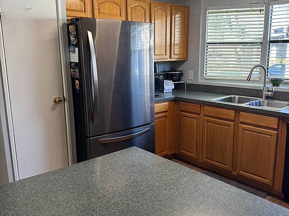 5th image of 413 S Edgewater Dr #413