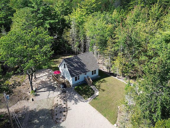 2nd image of 9 Arrowhead Road