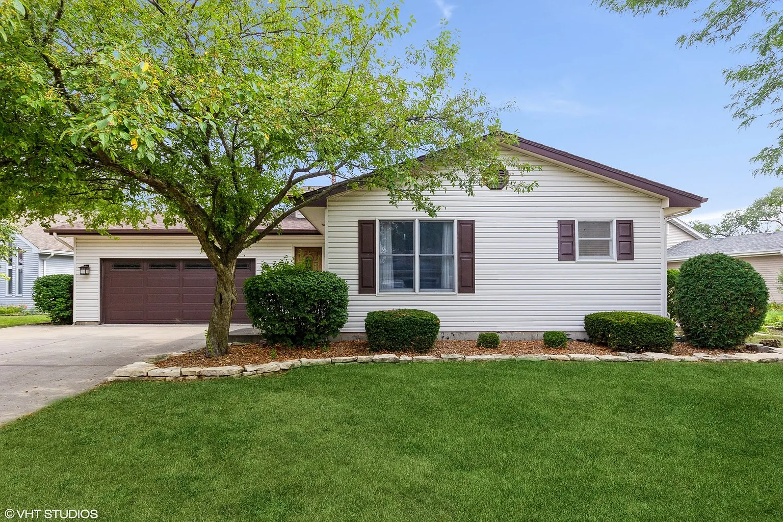 3237 Pioneer Ct photo 1