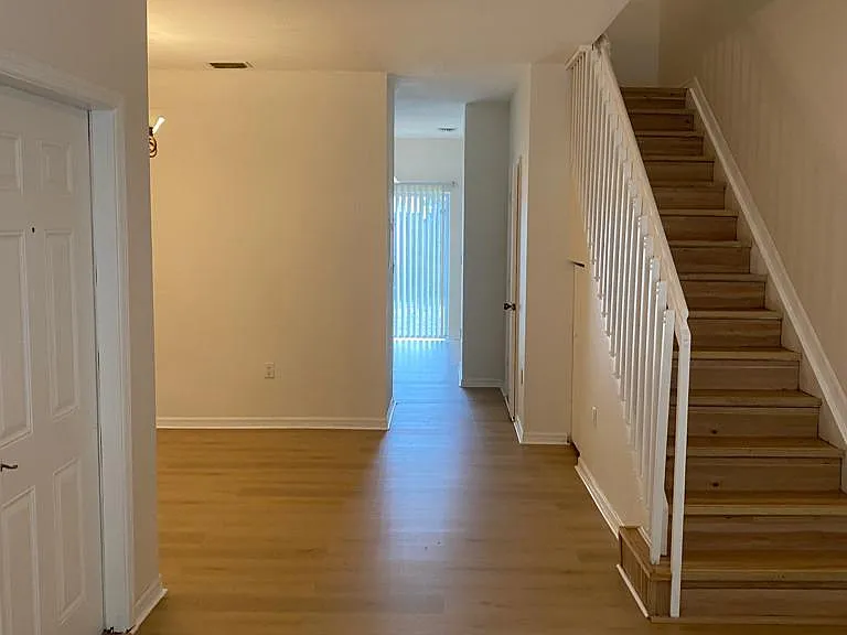 10910 SW 181st Ter — Photo 12