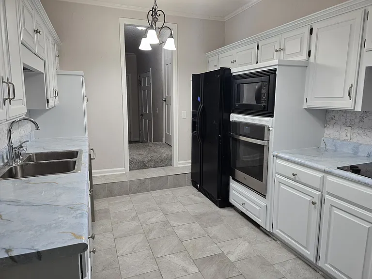 11300 N Pennsylvania Ave #102 — Photo 7
