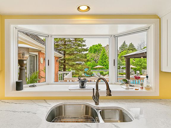 3rd image of 4 Windsor Ct