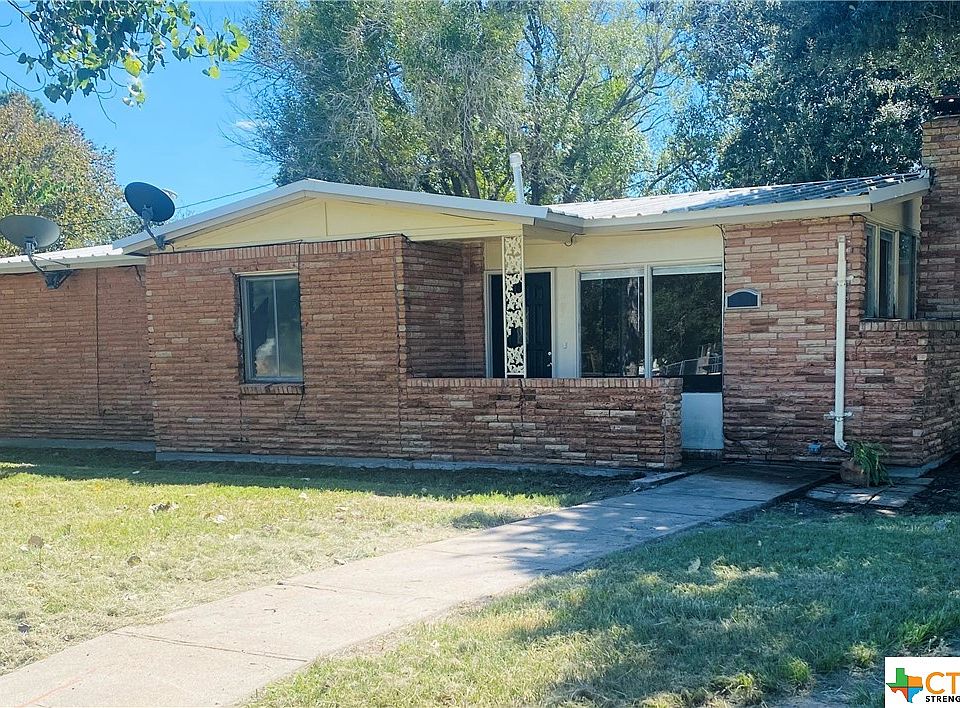 611 Sarah St, Edna, TX 77957 Zillow