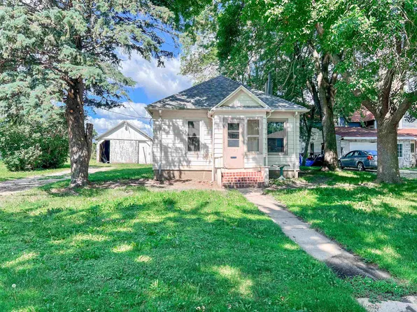 1103 Lawler St, Emmetsburg, IA 50536