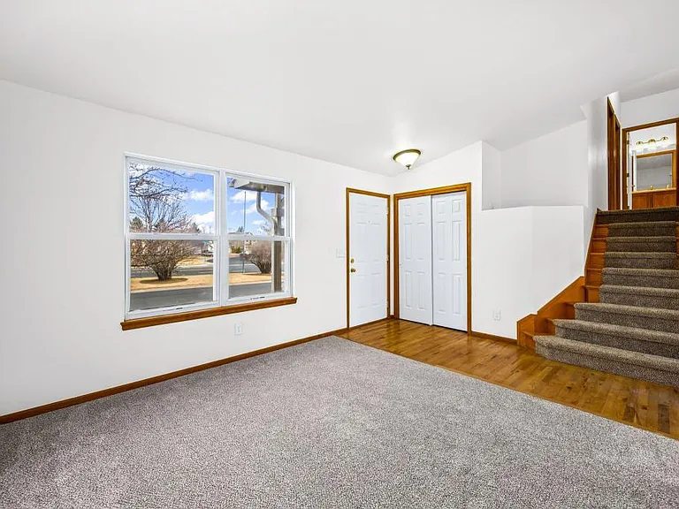 749 Peregrine Run — Photo 4