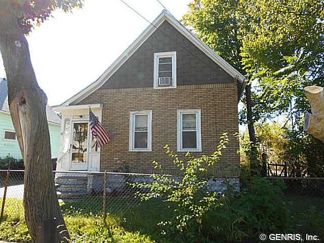 2nd image of 39 Lois St