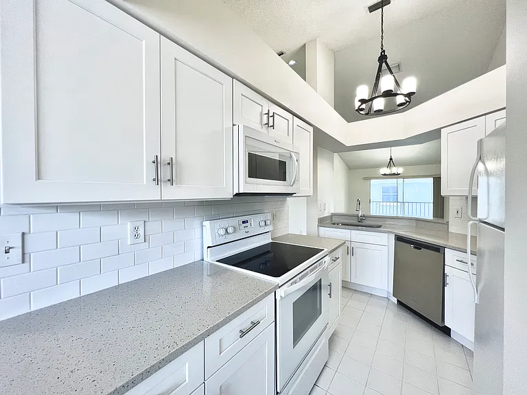 113 Wading Bird Cir #206 — Photo 1