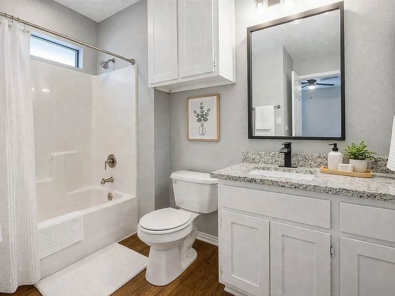 2nd image of 1005 N Austin St APT 3