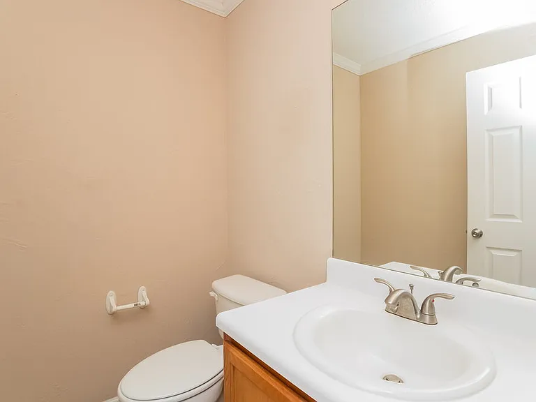 212 Greystone Cir — Photo 13