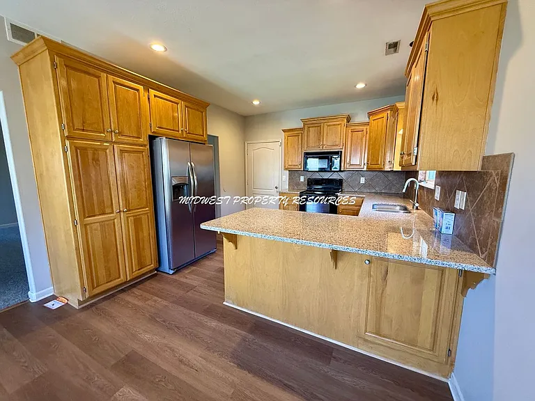 13804 Craig Ave — Photo 2
