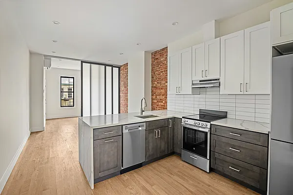 Rented by Pear NYC LLC | media 24