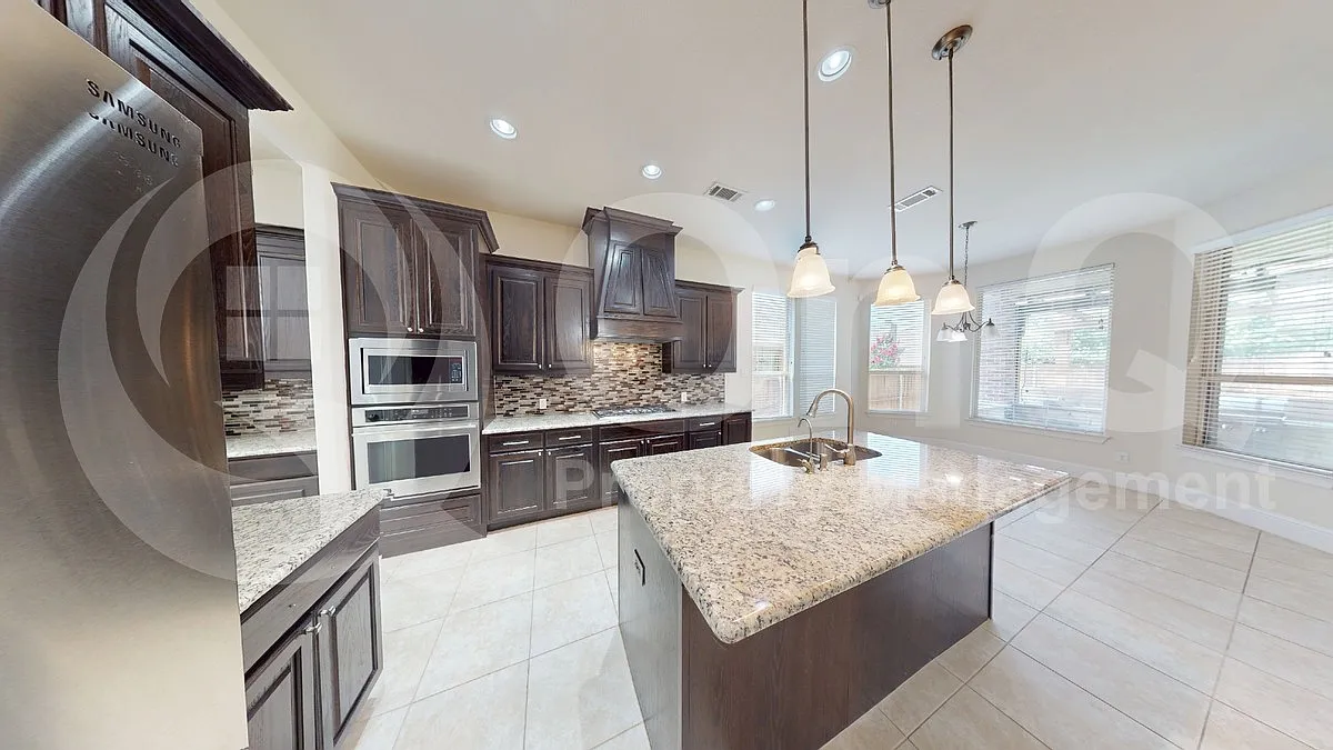5 bed, 4.0 bath, 3031 sqft, $3,799 — Photo 4
