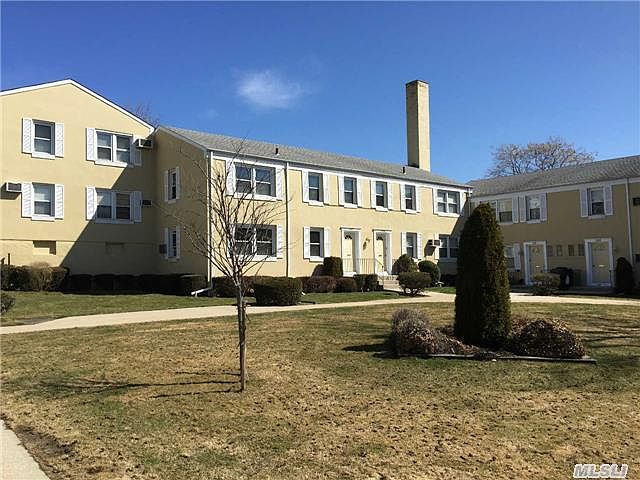 1st image of 7127 252nd St