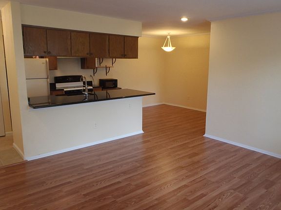 3rd image of 93 Aimwick Ct Unit 93