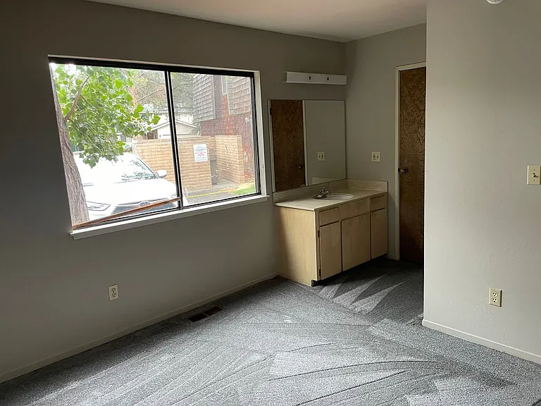 552 Christie Dr #306 — Photo 9