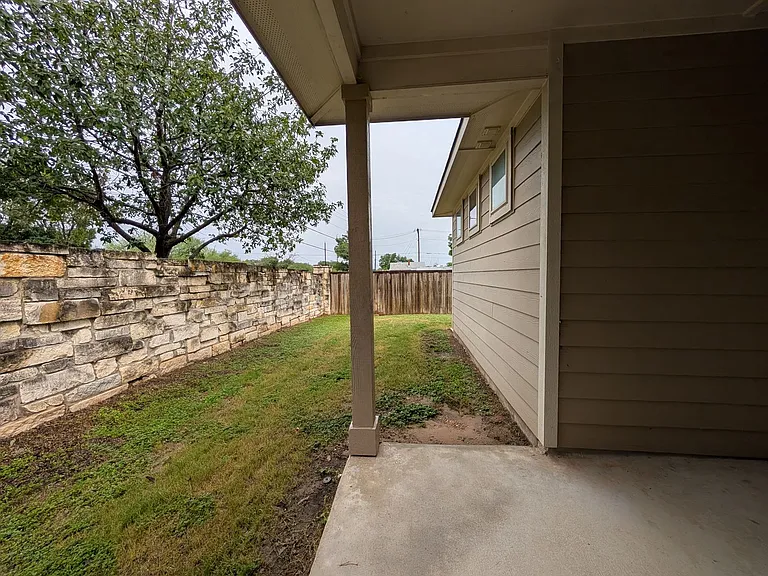 711 Gristmill Dr — Photo 32