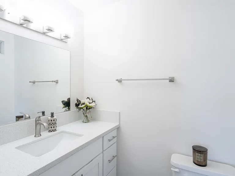 Artesia Crossings Apartments — Photo 23